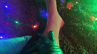 Naughty Xmas Femboy – Ass Up & Latex Finger