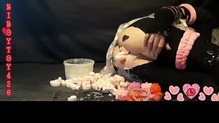 St Valentine Femboy expulse 40+marshmallows out of his ass.